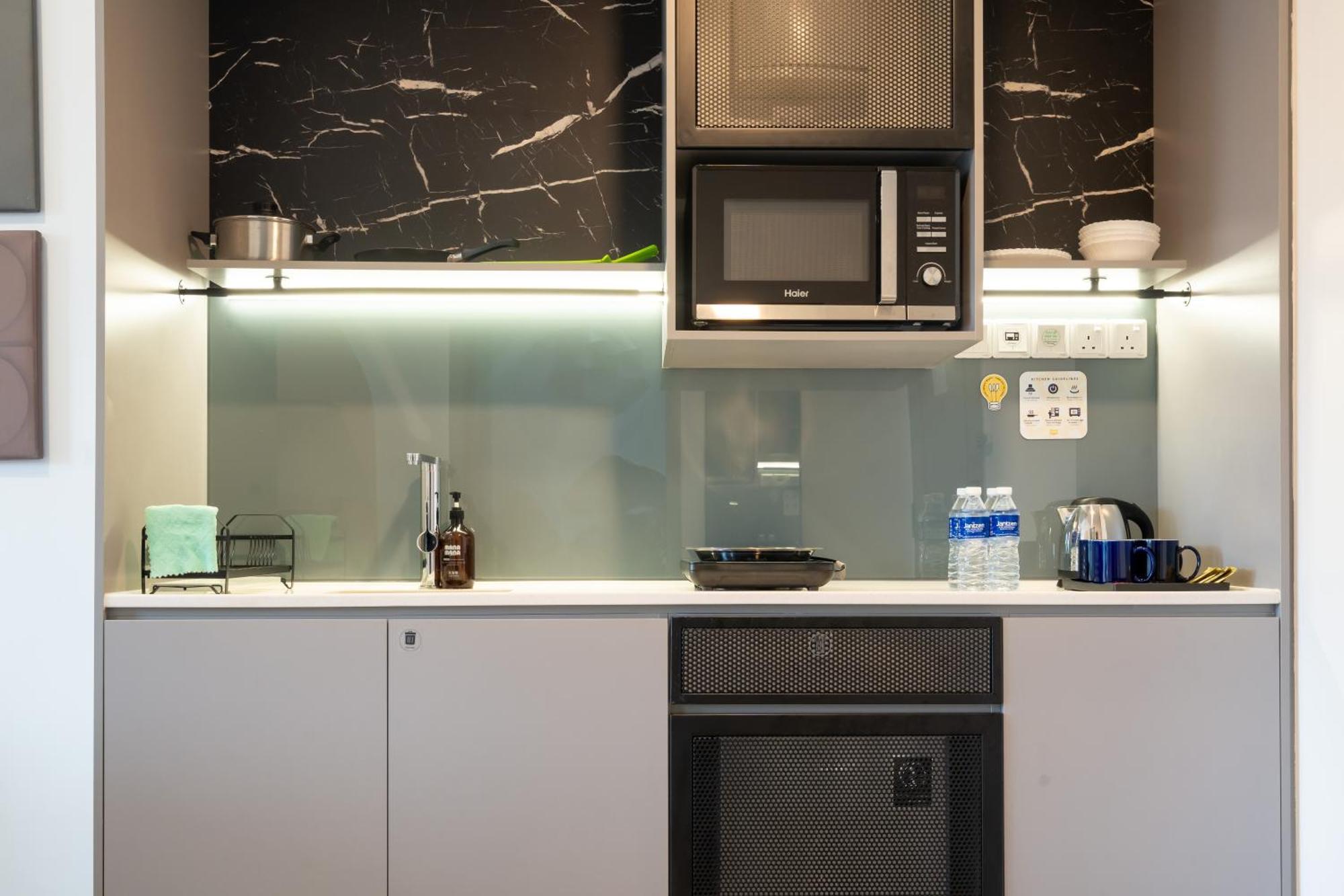 Mossaz Mana-Mana Suites Kuala Lumpur Petaling Jaya Ngoại thất bức ảnh